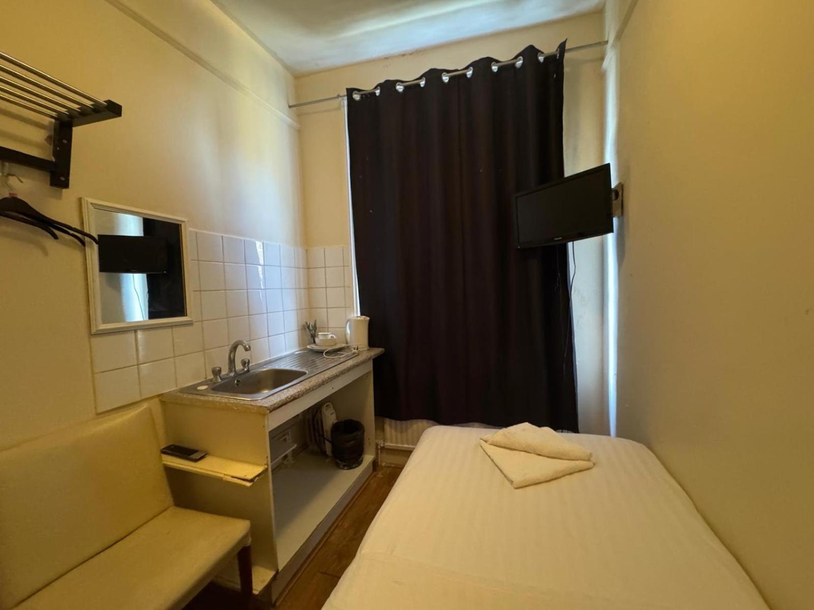 Anwar House Gasthuis 2*