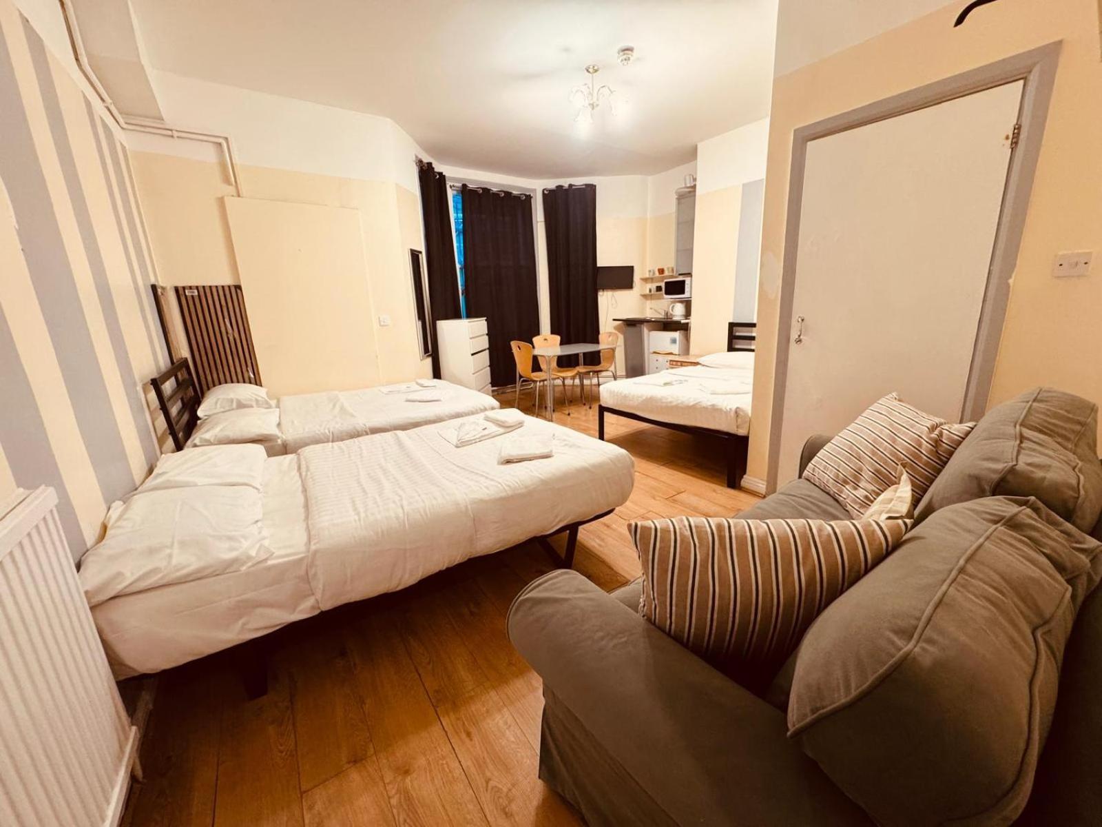 Gasthuis Anwar House 2*