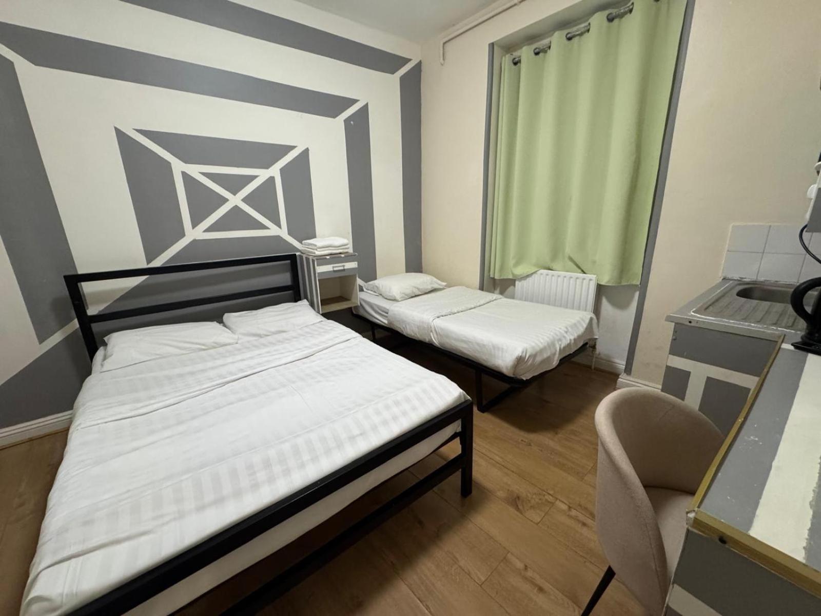 Anwar House Gasthuis 2*